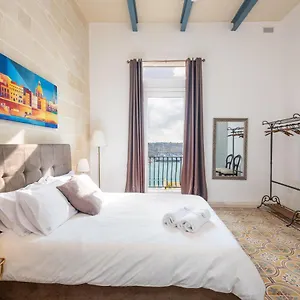 https://harbour-heights.hotelssaintjulians.com